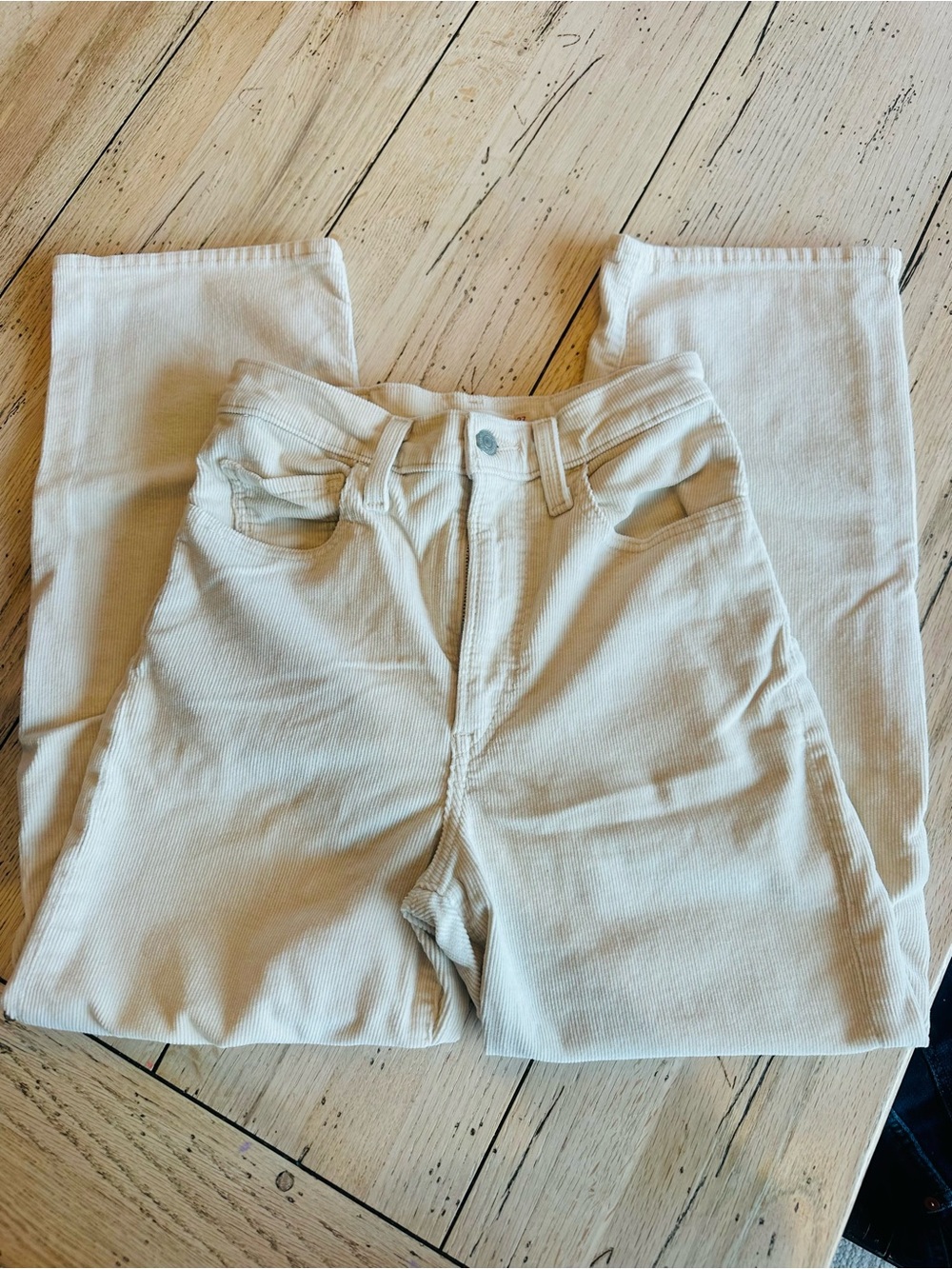 Levi's Corduroy Cream RibCage Straight-Ankle Jeans, Inseam: 26” - Picture 2 of 8